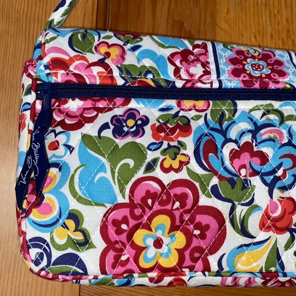 Bag Vera Bradley Knot Just A Clutch Very Berry Paisley Pocket Book Purse - Picture 3 of 11